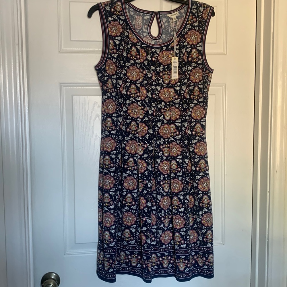 Sleeveless, knit dress